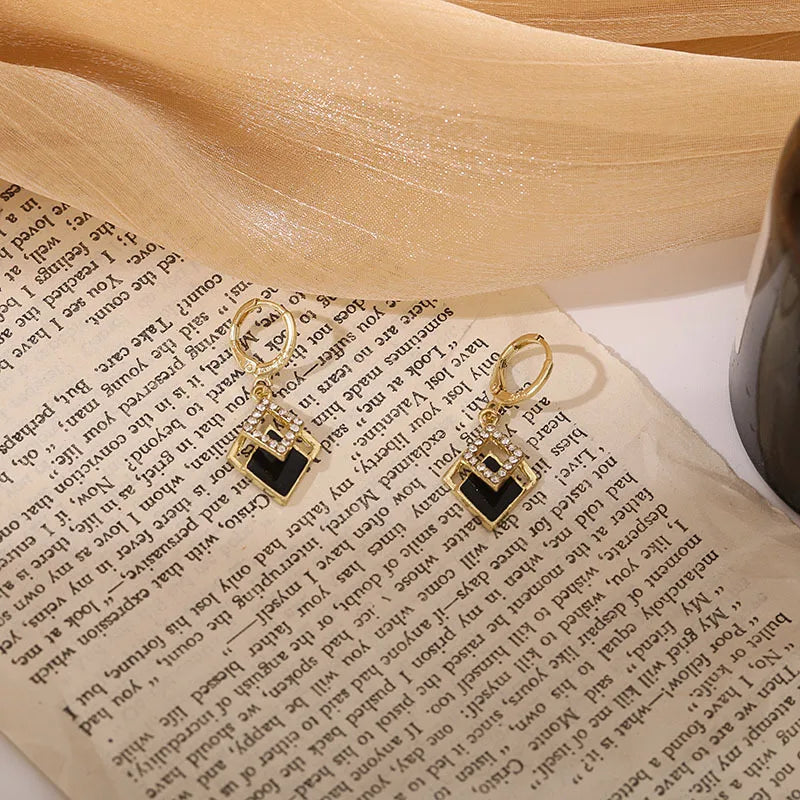 Black Rhombus Pendants Earrings