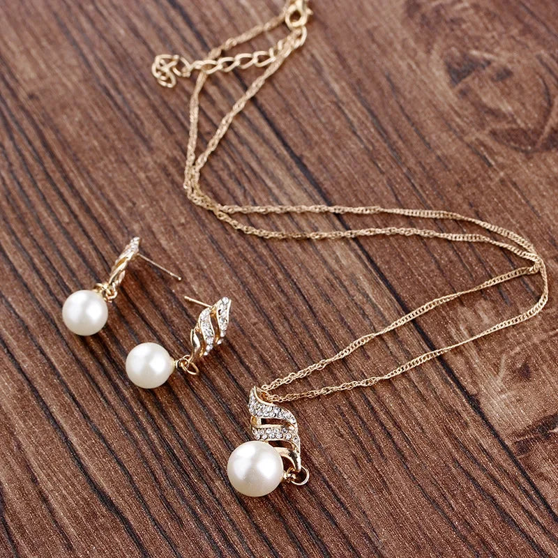 Classic Pearl Jewelry Set